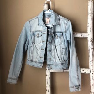 light wash denim jacket!